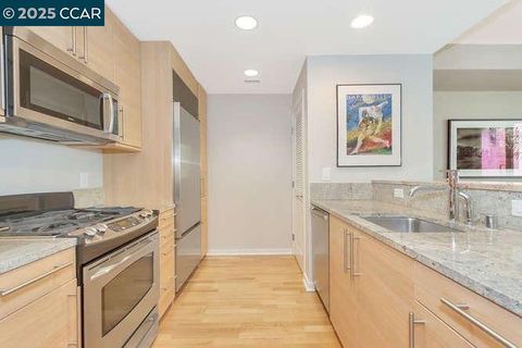Photo of 1655 N California Blvd Blvd, Walnut Creek, CA 94596 (MLS # 41114128)
