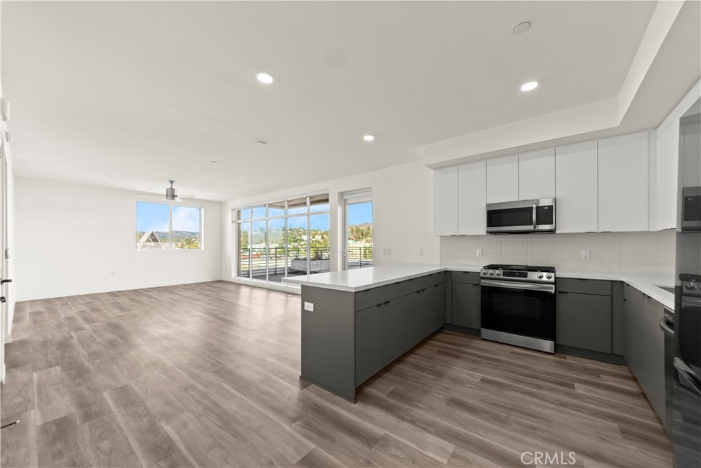 4850 Hollywood Boulevard 502
