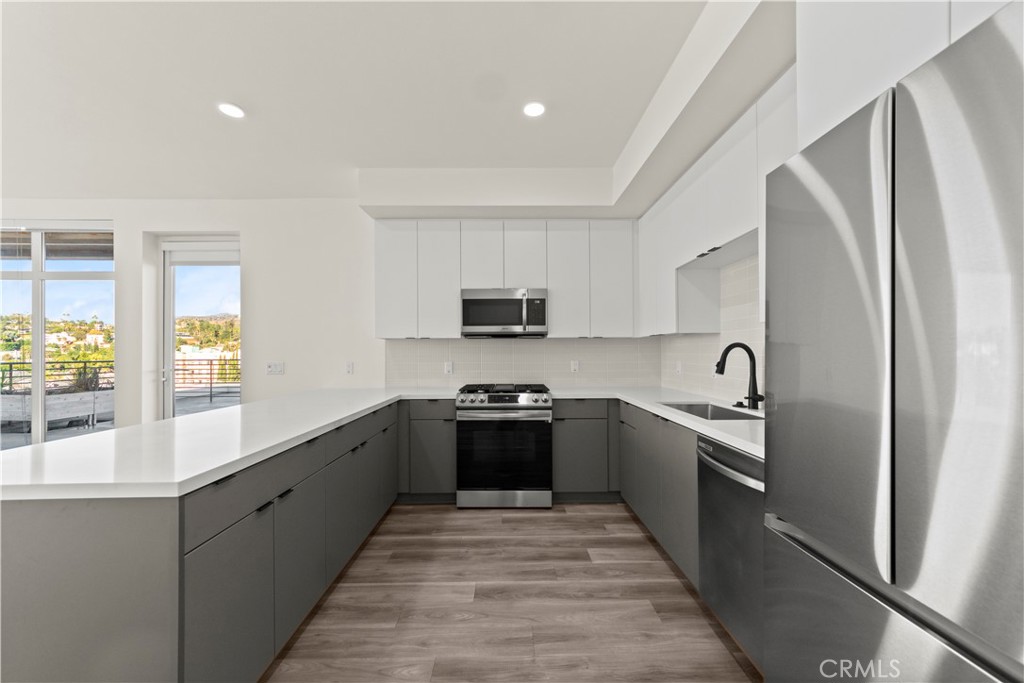 4850 Hollywood Boulevard 502