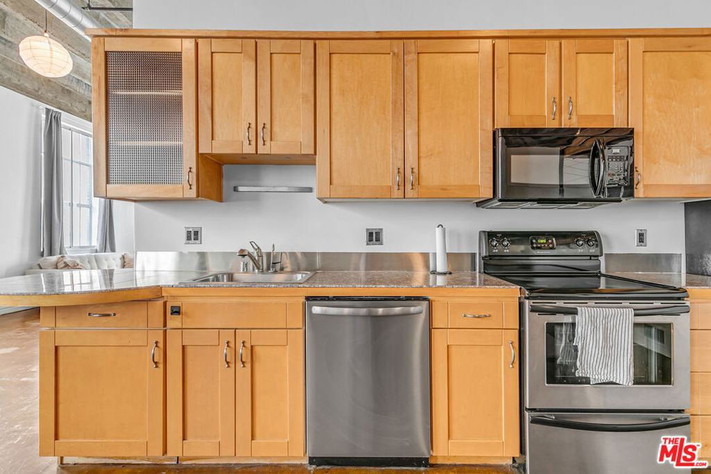 312 W 5th Street 218