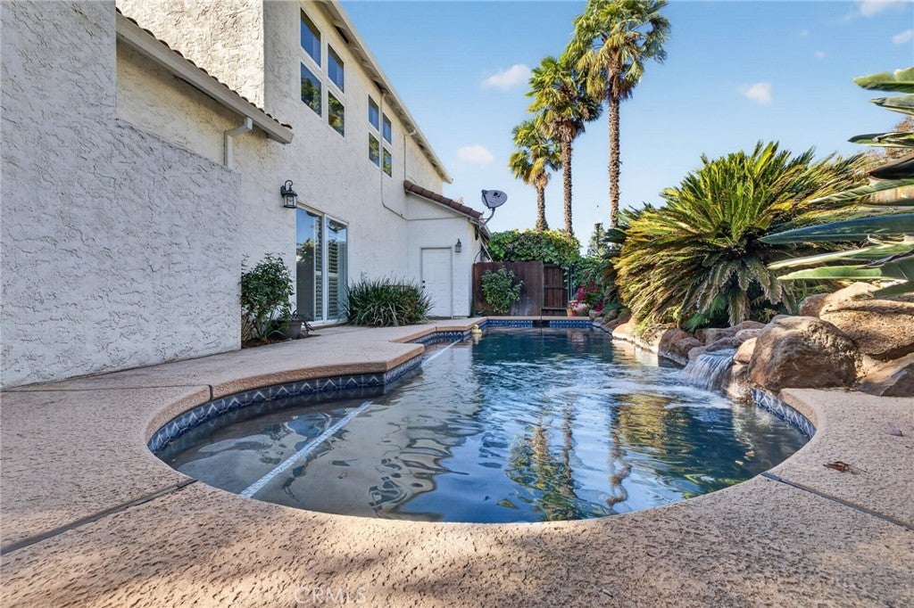 Properties 1 349 Mission Serra