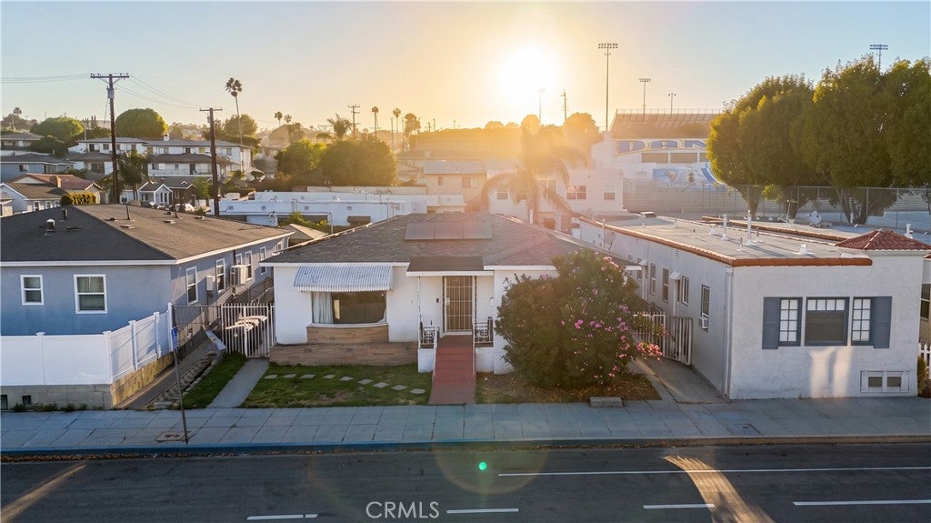 1631 S Cabrillo