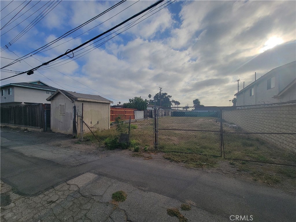 17101 B Lane