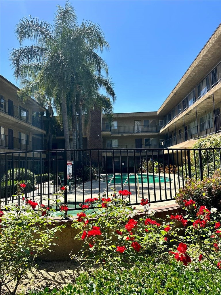 Beautiful 2 bedroom remodeled unit for sale. Owner may carry.
Unit has a new washer and dryer, laminate flooring, newly painted walls, new kitchen cabinets; new energy saving dual pane windows.
Gated Community has a pool to enjoy during hot summer.
Do Not miss a good opportunities to invest or make it your sweet home.