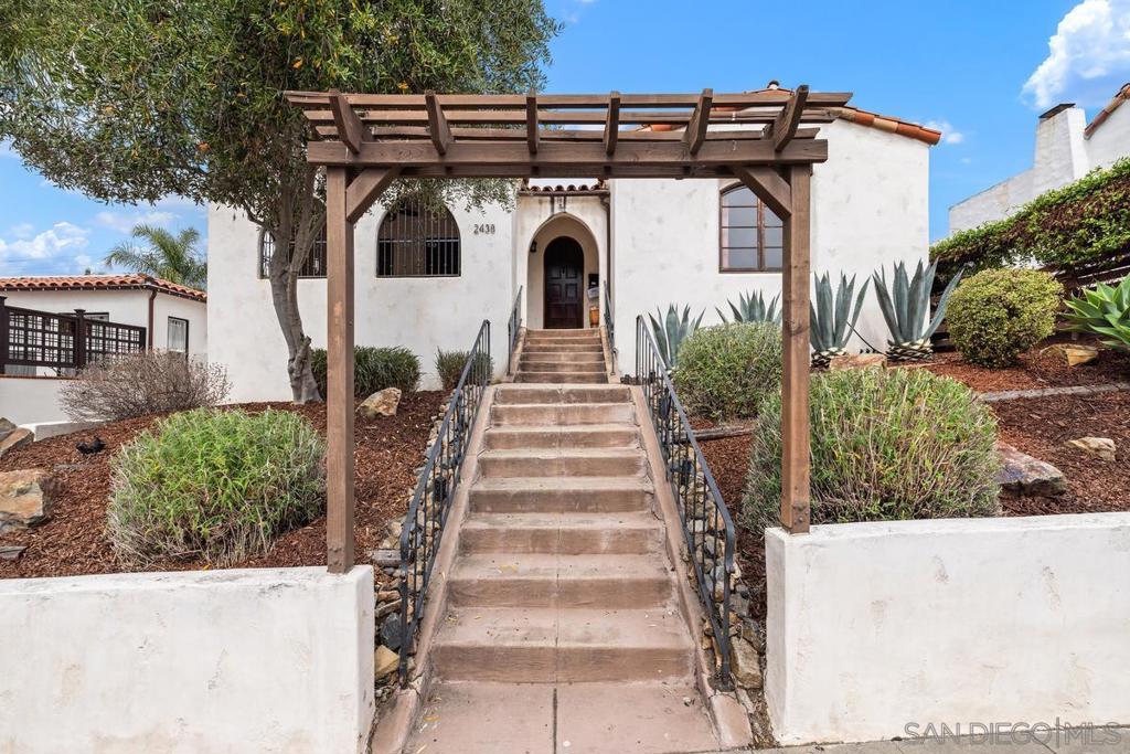 2438 33rd Street