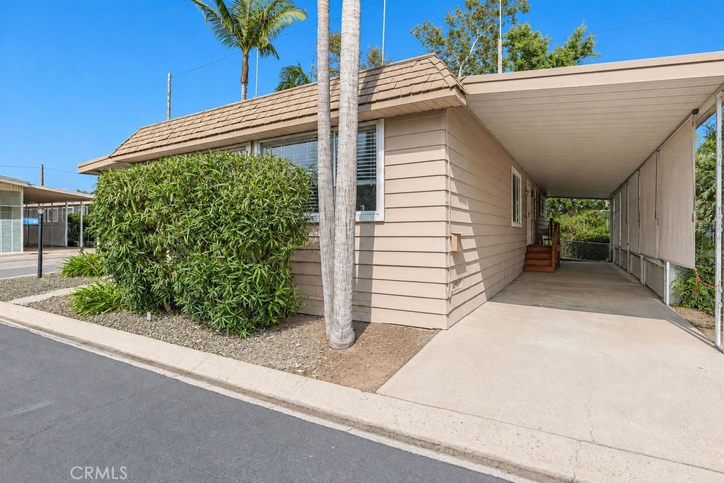 24921 Muirlands Boulevard 36
