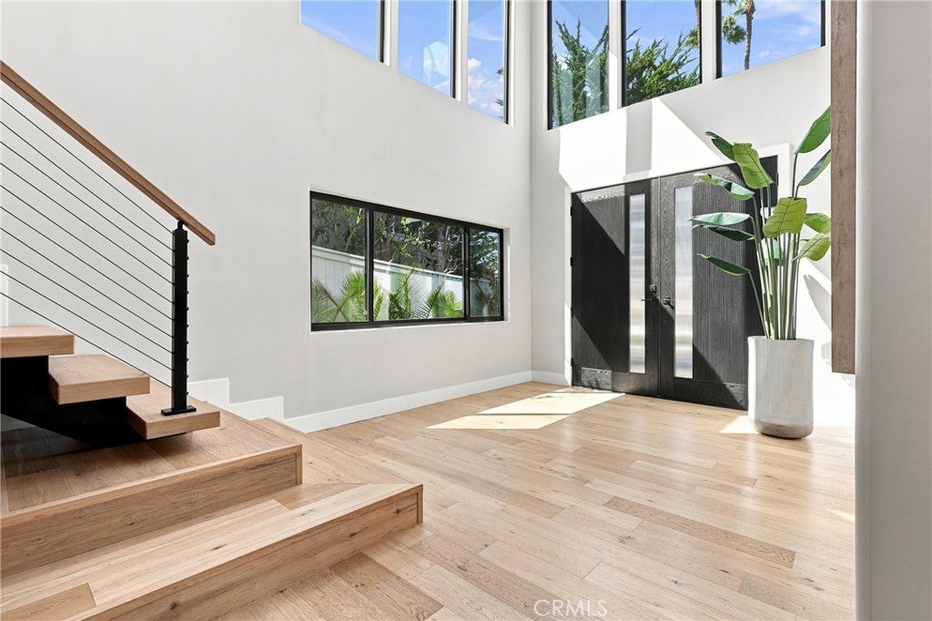 2103 S Ola Vista