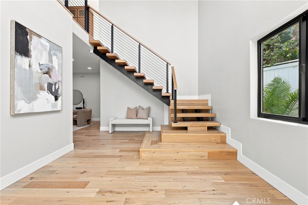 2103 S Ola Vista