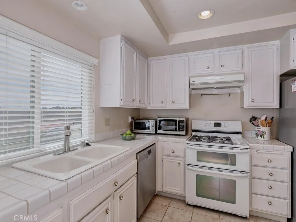 Mission Viejo, California 92692, United States, 3 Bedrooms Bedrooms, ,2 BathroomsBathrooms,Residential,Active,87323