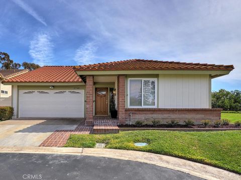 27740 Via Sarasate Mission Viejo CA 92692