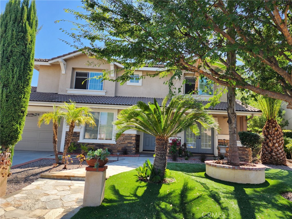 For Lease – Beautiful 5-Bedroom Home in Pinehurst Hills, Chino Hills
This spacious 2,960 sq ft, 5-bedroom, 3.5-bath two-story home is located in the highly desirable Pinehurst Hills community. Features include formal living and dining rooms, a cozy family room with fireplace, and a gourmet kitchen with center island and built-in appliances. The main floor offers an office/library, laundry room, and powder room. Upstairs, the primary suite has a walk-in closet, dual sinks, soaking tub, and separate shower, plus a junior suite with private bath and two bedrooms sharing a full bath. Interior highlights include hardwood floors, recessed lighting, dual A/C units, and fresh paint. Exterior features low-maintenance yards, scenic mountain views, and a 2-car garage with storage. Conveniently close to shopping, dining, parks, top-rated schools, and freeway access. $5,500/month, $5,500 deposit, 12-month lease. HOA included. Pets considered with restrictions (service animals permitted) and deposit. Home is currently being prepared for new tenant. Contact us today to join our private showing list — we’ll provide the landlord’s requirements before scheduling your viewing.
