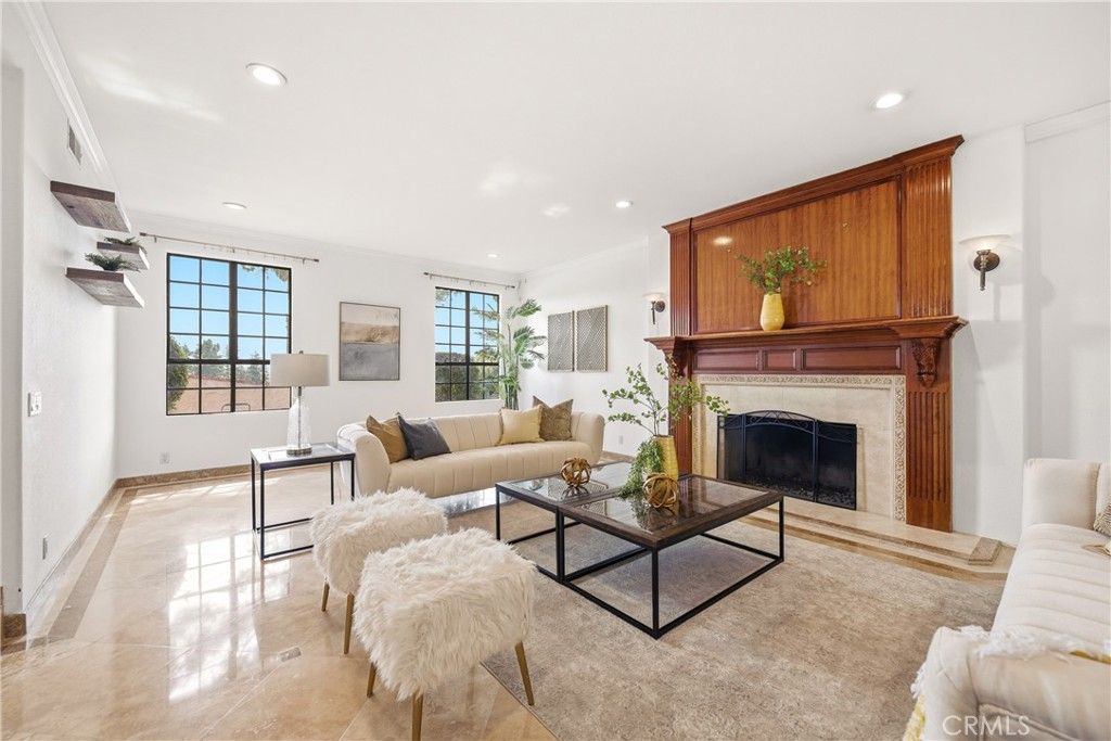 Photo of 2044 Calle Yucca, Thousand Oaks, CA 91360 (MLS # SR26060456)