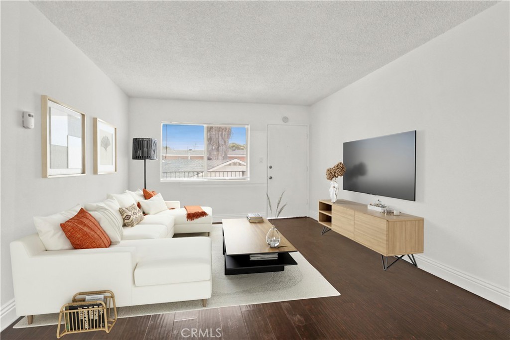 473 E 55th Street