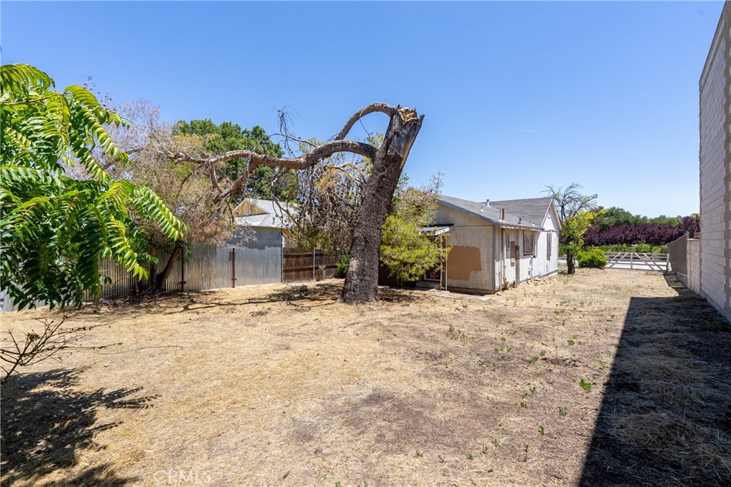 1615 Riverside