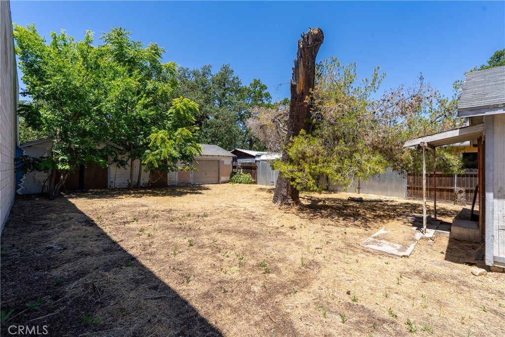 1615 Riverside