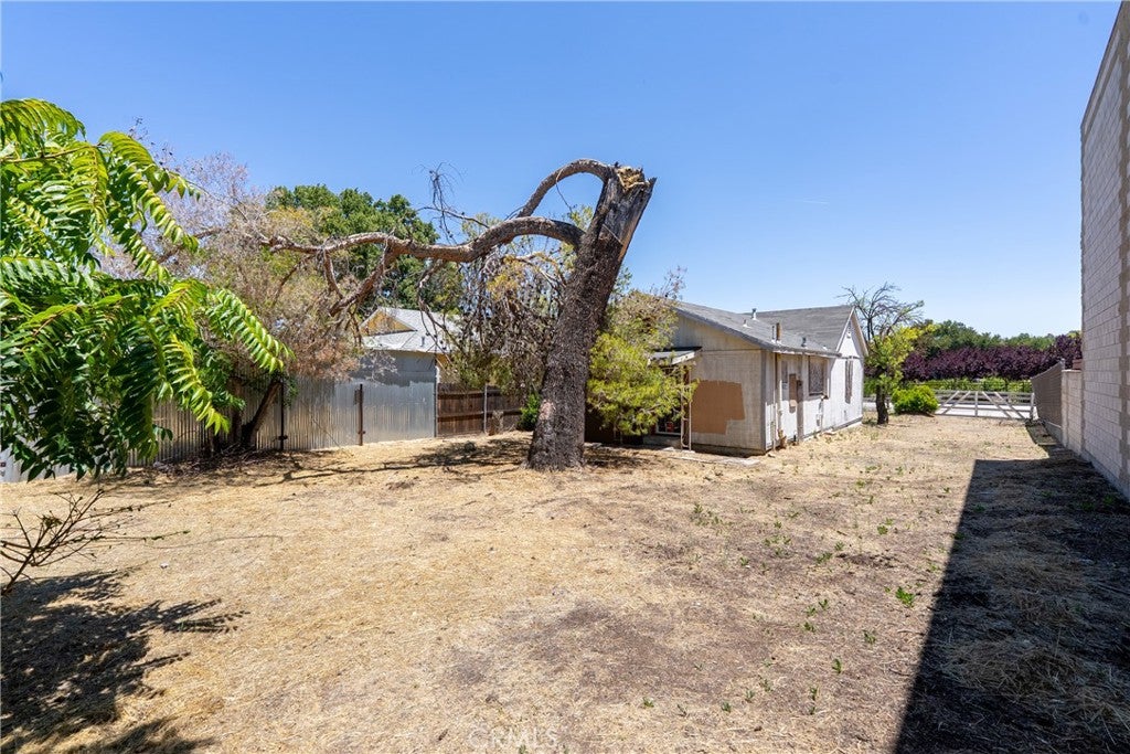 1615 Riverside