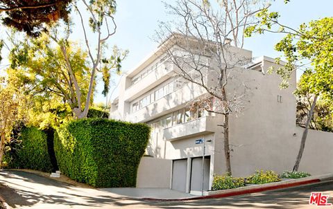 1237 Hilldale Avenue West Hollywood CA 90069