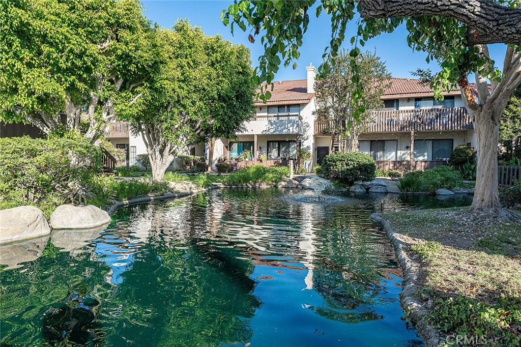 8561 Meadow Brook 205