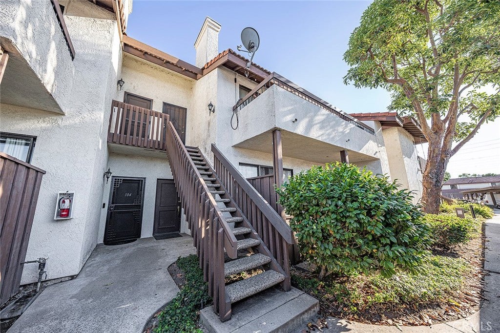 8561 Meadow Brook AVE