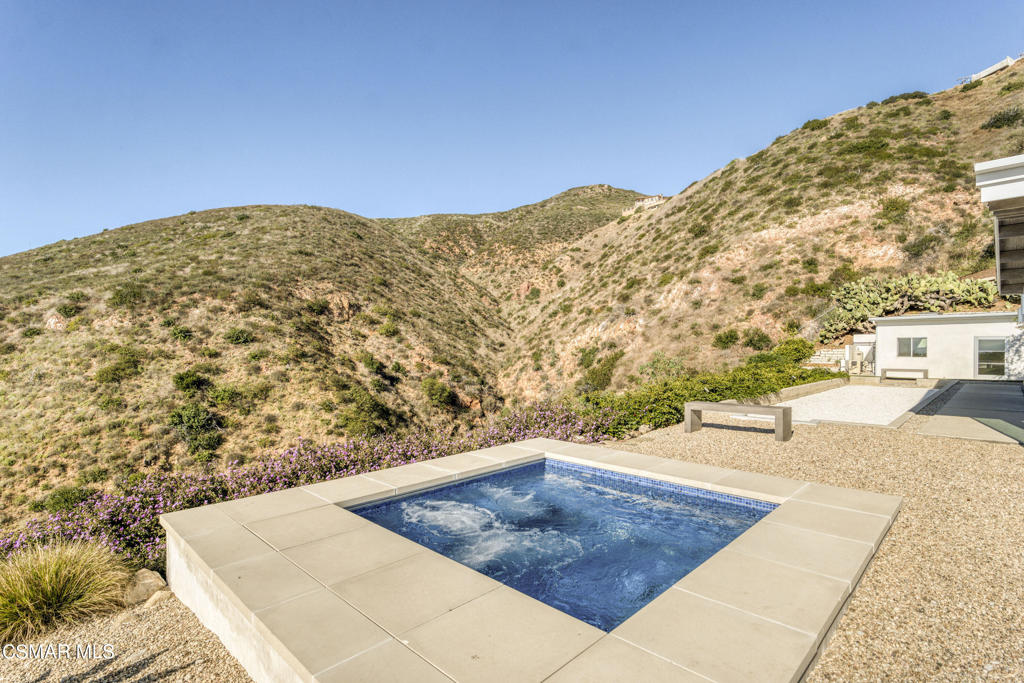 Not Applicable - 1007242 - Residential