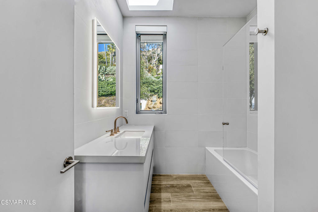 Not Applicable - 1007242 - Residential