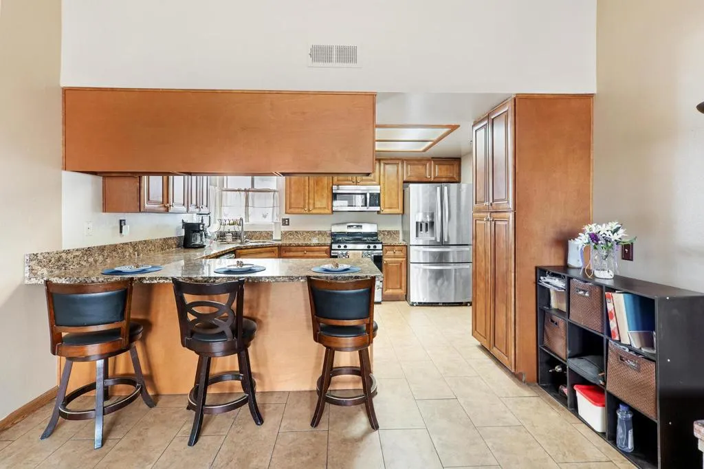 Fontana, California 92336, United States, 3 Bedrooms Bedrooms, ,2 BathroomsBathrooms,Residential,Active,88935