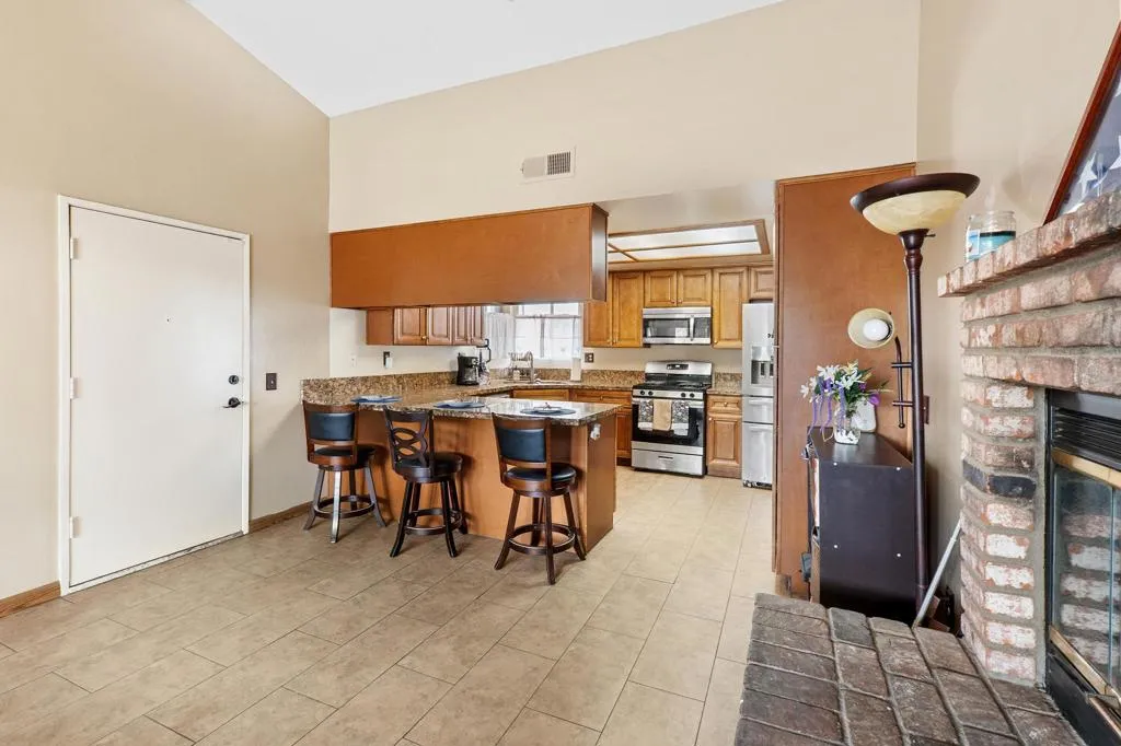 Fontana, California 92336, United States, 3 Bedrooms Bedrooms, ,2 BathroomsBathrooms,Residential,Active,88935