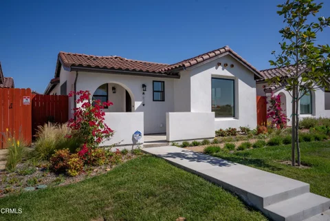 1125 W 2nd Street, Oxnard, CA 93030 - MLS#: V1-38326