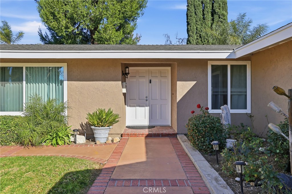 18927 Claycrest