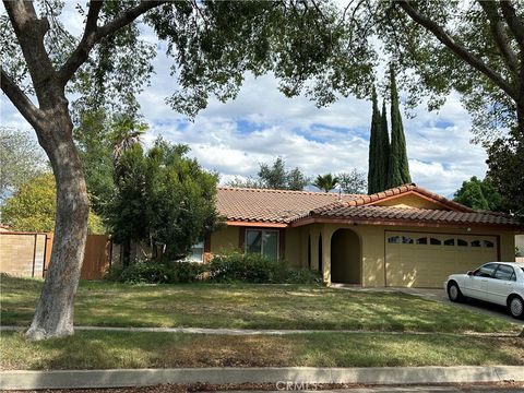 Photo of 1267 Preston Court, Upland, CA 91786 (MLS # CV26012764)