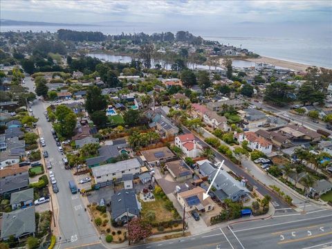 Photo of 570 17th Avenue, Santa Cruz, CA 95062 (MLS # ML82054250)
