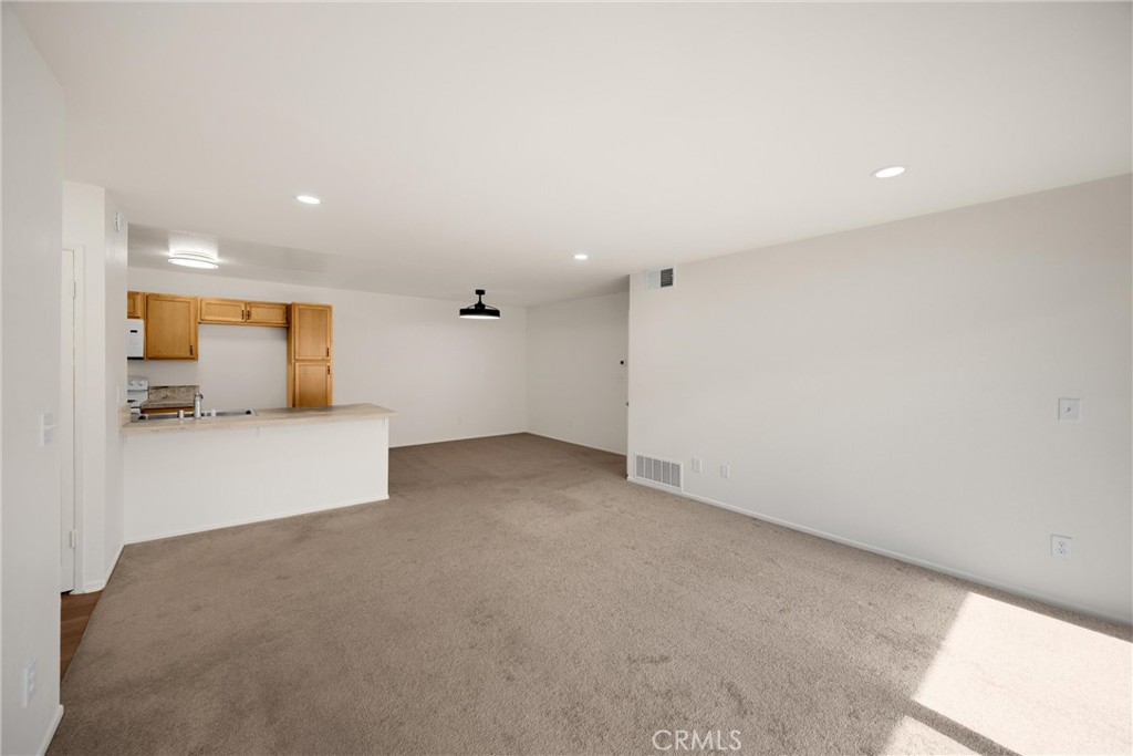 2521 W Sunflower Avenue R8