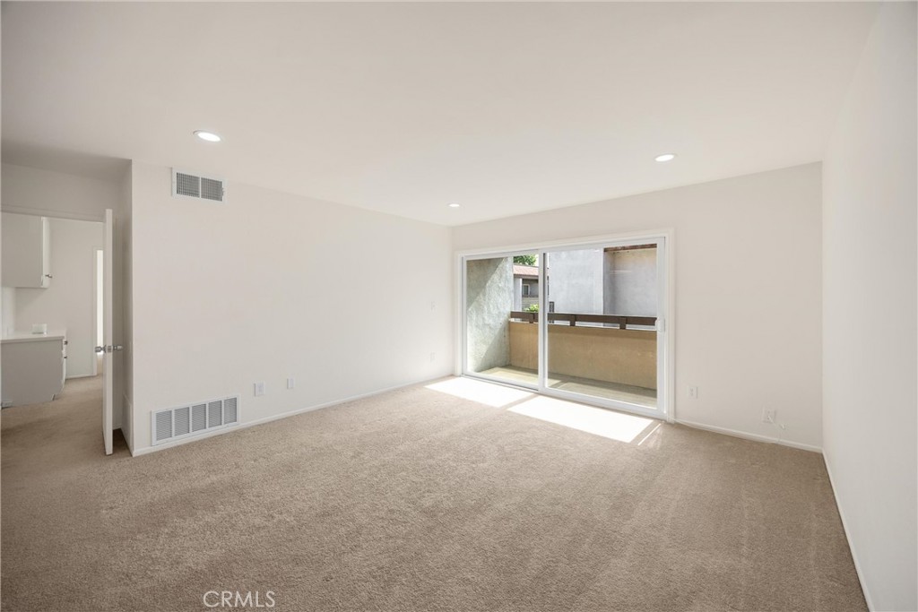 2521 W Sunflower Avenue R8