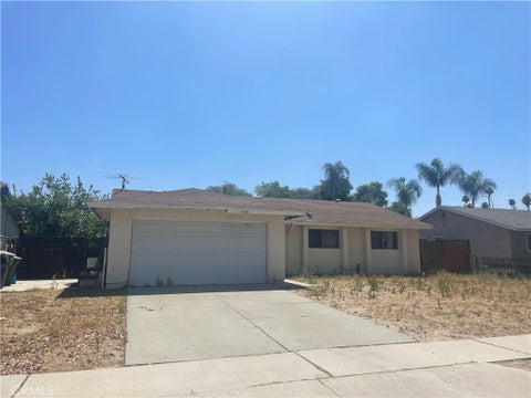 Photo of 1626 Jason Court, Redlands, CA 92374 (MLS # CV26127047)
