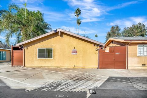 Photo of 6933 Amigo Avenue, Reseda, CA 91335 (MLS # SR26010757)