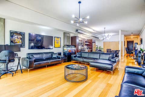 Photo of 1111 S Grand Avenue #706, Los Angeles, CA 90015 (MLS # 26859987)