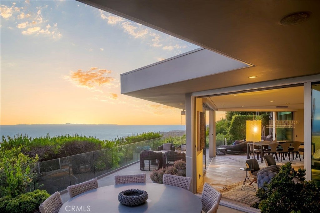 Photo of 1229 Skyline Drive, Laguna Beach, CA 92651 (MLS # LG26220685)