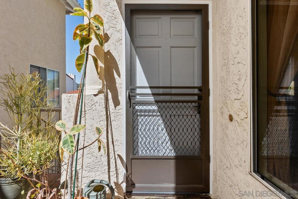 2520 Navarra Dr C