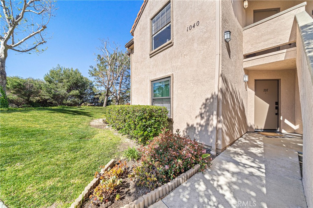 Beautiful 2 bedroom 2 bathroom Condo in San Clemente. 1 car detached covered garage. New flooring throughout. Laundry Inside the unit. Close to shopping, schools, Beaches and freeway. This condo is in a great location with nice views of the hills and ocean.