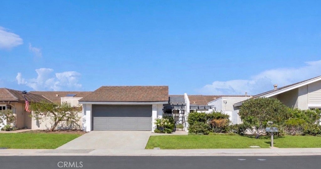 33 White Water Dr DR