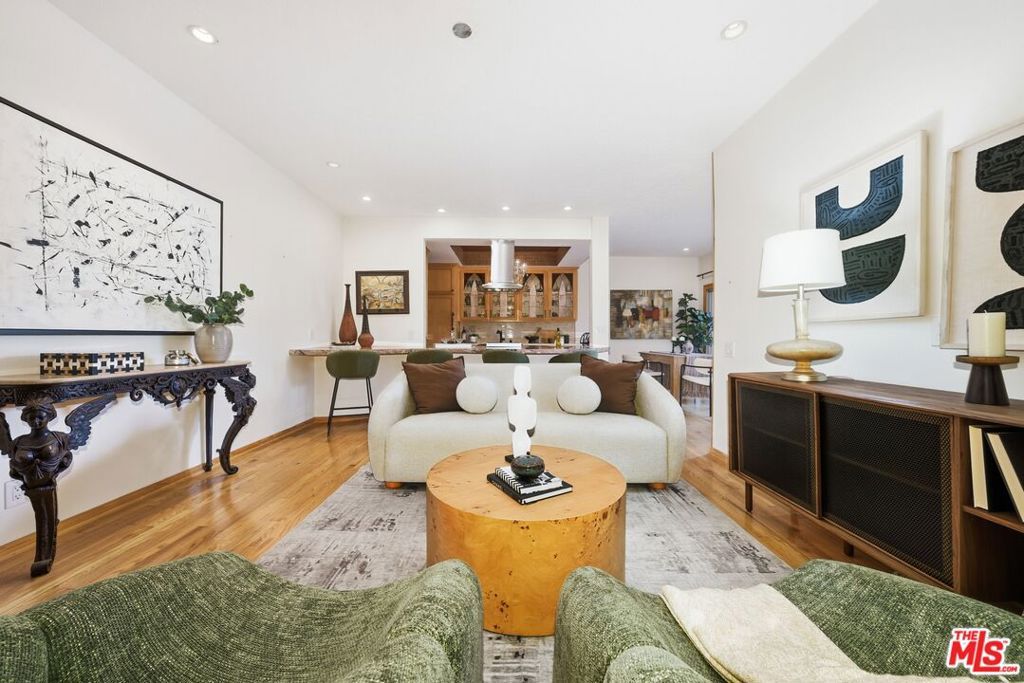 Photo of 612 S Barrington Avenue #213, Los Angeles, CA 90049 (MLS # 26670387)