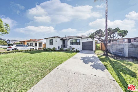 Photo of 1926 Hauser Boulevard, Los Angeles, CA 90016 (MLS # 26990083)