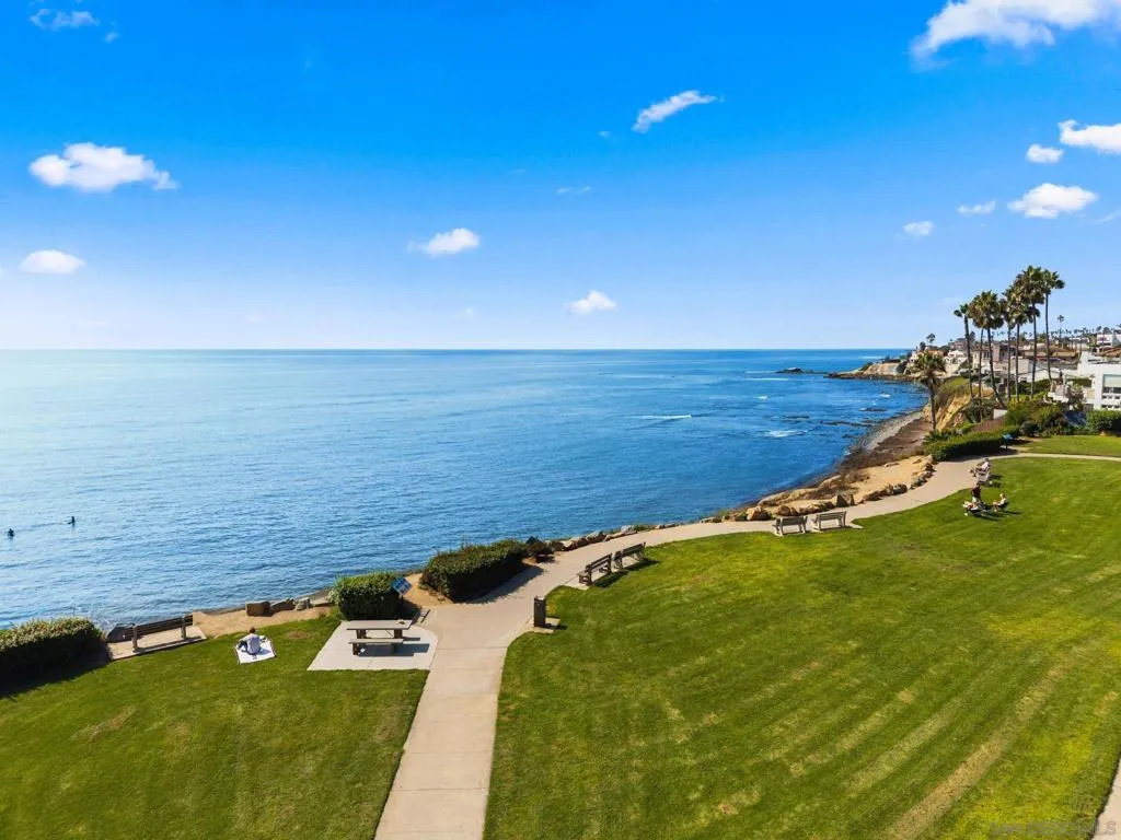 La Jolla, California 92037, United States, 3 Bedrooms Bedrooms, ,3 BathroomsBathrooms,Residential,Active,210917