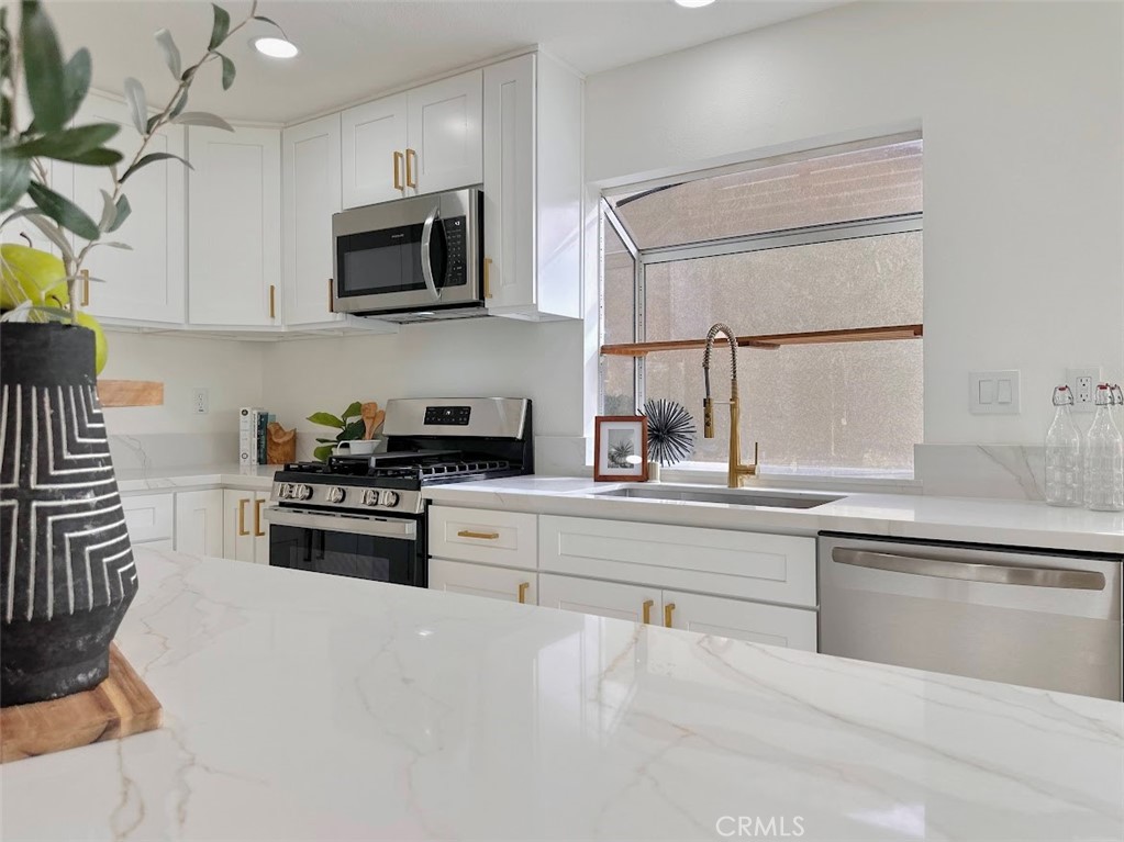 1321 Pleasant Valley