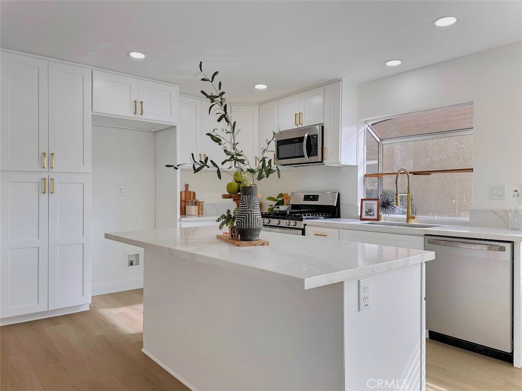 1321 Pleasant Valley