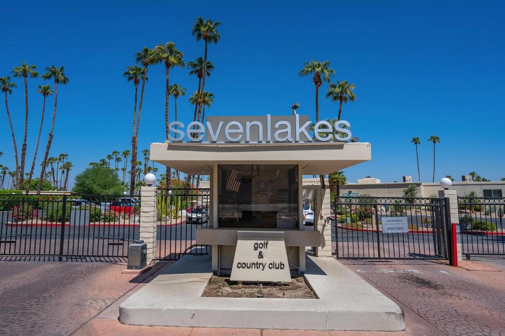 Seven Lakes C.C. - Residential