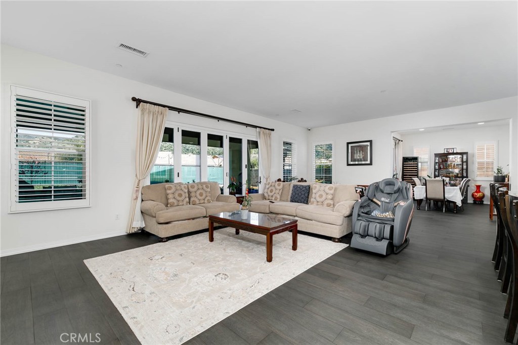 665 E Tangerine Street