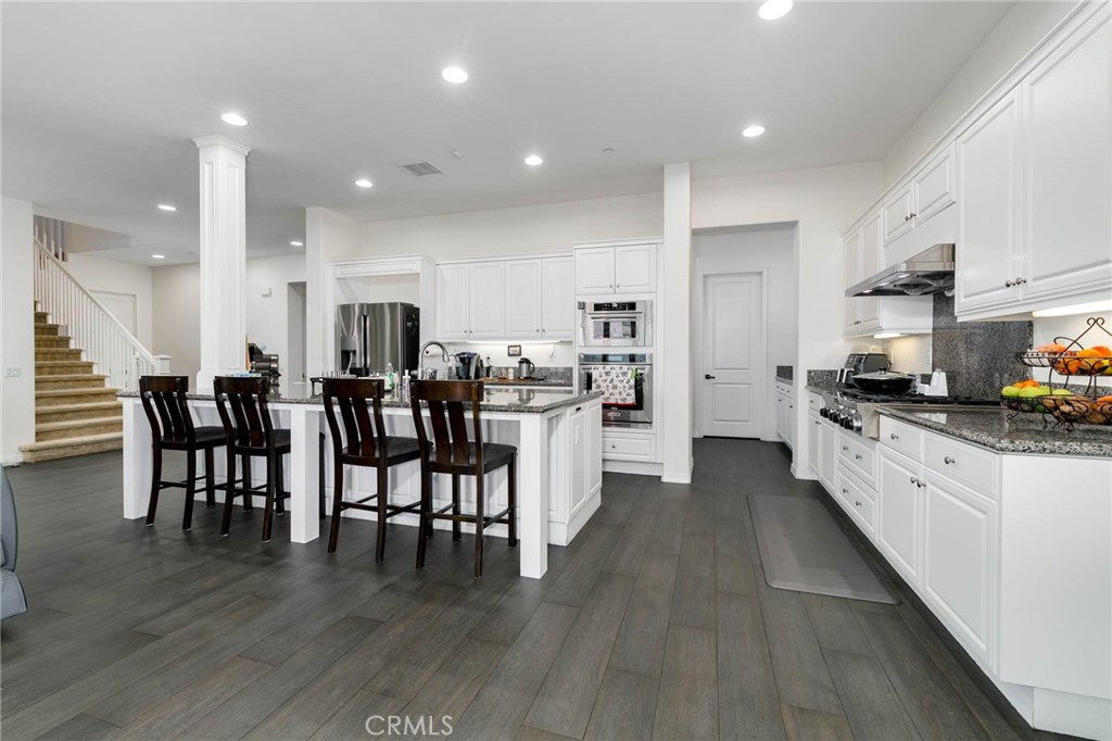 665 E Tangerine Street