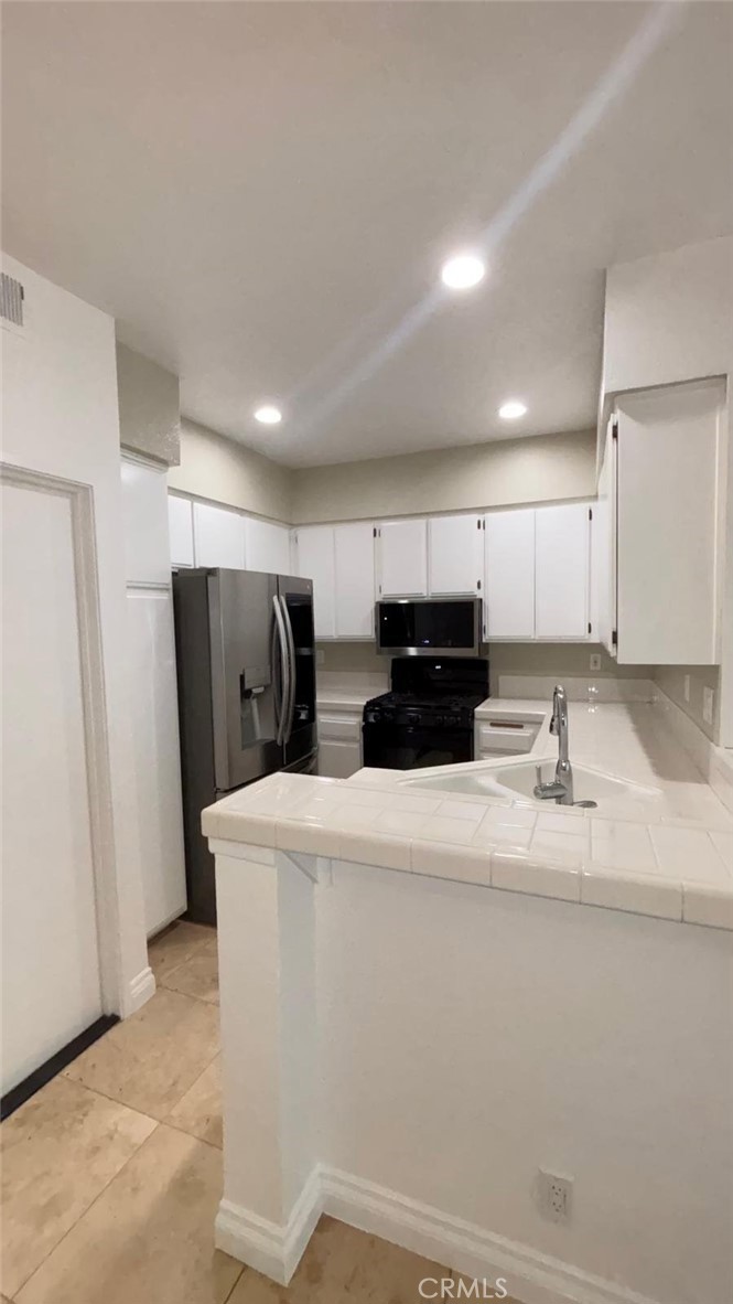 27546 Jasmine Avenue