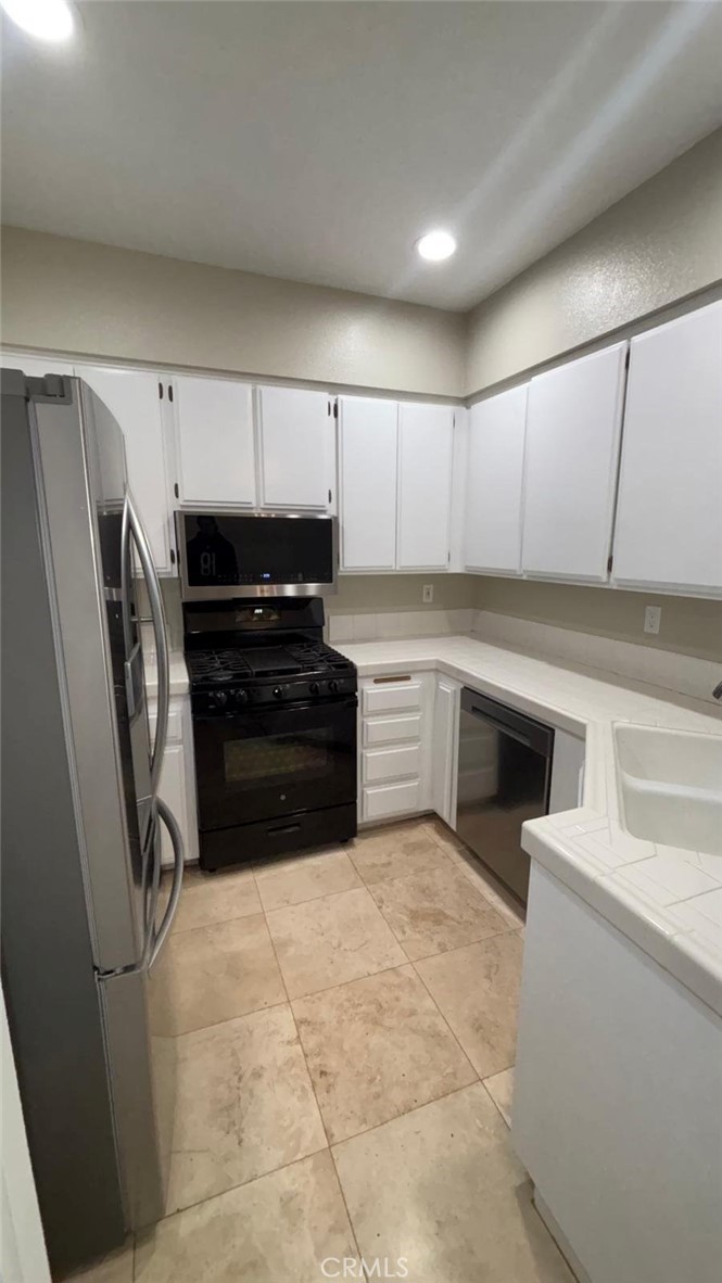 27546 Jasmine Avenue